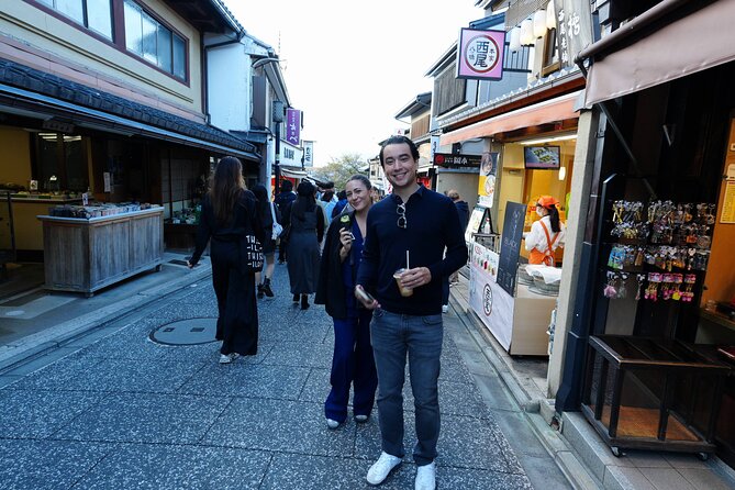 Kyoto 4 hr Gion Private Guided Tour & Maiko or Geisha Dinner - Who will enjoy this most