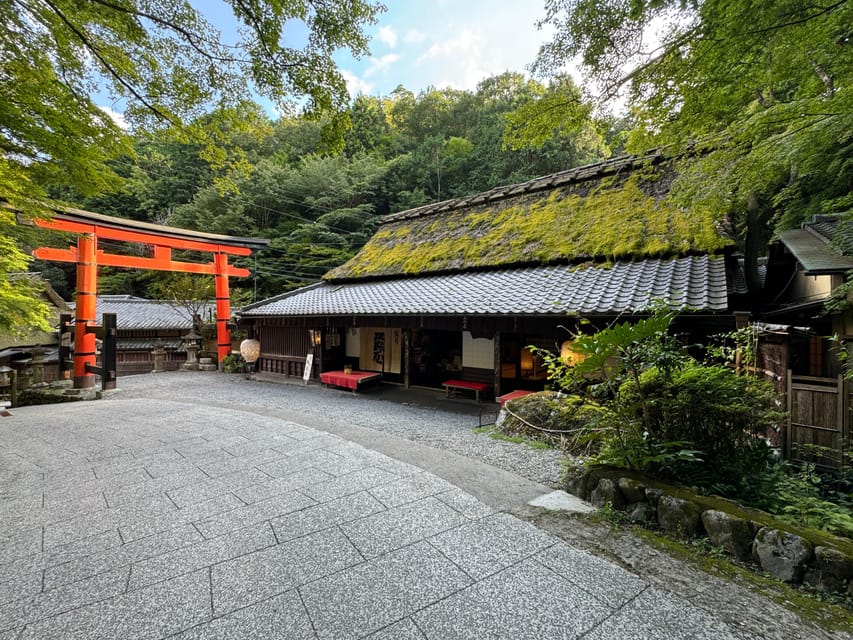 Kyoto: Avoid the Crowds at the Hidden Gems of Arashiyama - What the guide adds to the price