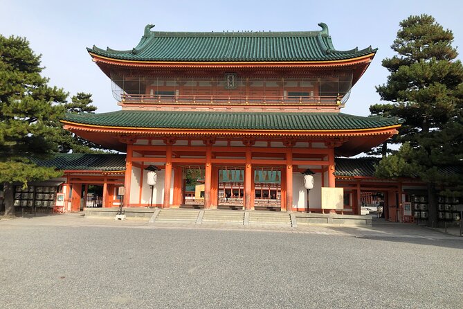 Kyoto Bamboo Forest & Golden Pavilion E-Bike Tour - Riding between the sights