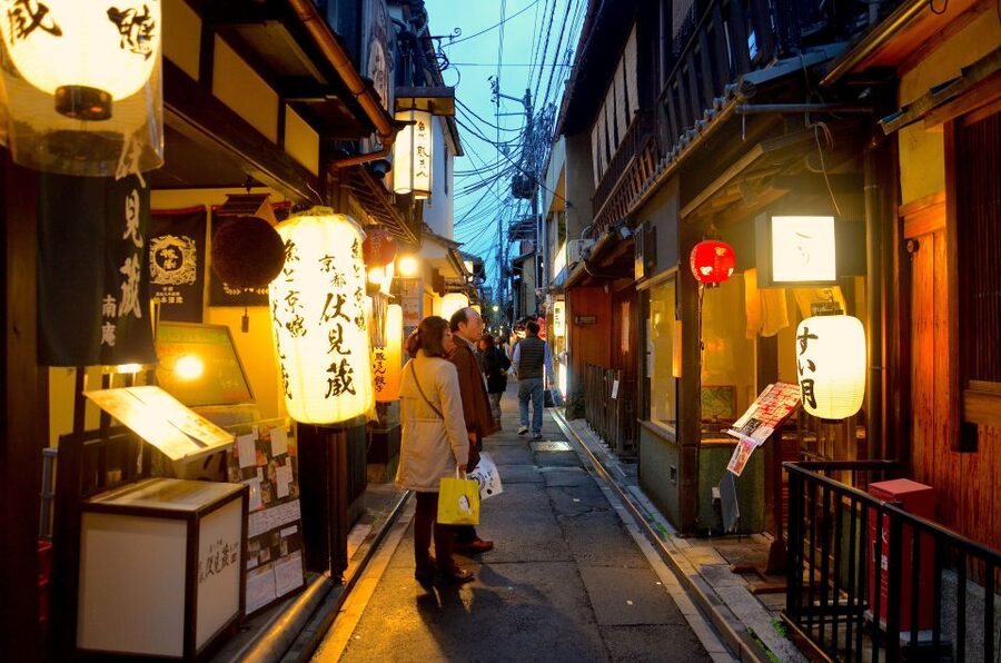Kyoto: Casual Pontocho Evening Food Tour - Who should book this Pontocho evening?
