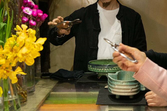 Kyoto Cultural IKEBANA Experience@SEKKA FLOWERS - A 40-minute introduction to Kyoto flower arranging