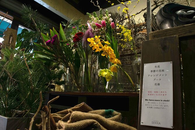 Kyoto Cultural IKEBANA Experience@SEKKA FLOWERS - A small group with room for personal help