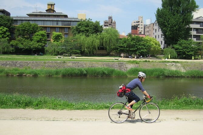 Kyoto E-Bike Tour of Hidden Gems, Backstreets and Temples - Gion Shirakawa: a graceful start beside the canal