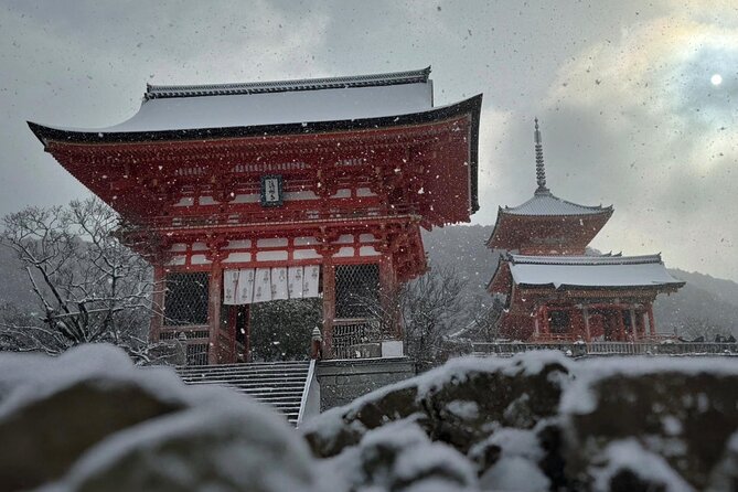 Kyoto Early Bird English Tour: Fushimi Inari & Gion(Private opt) - Gion reveals Kyoto’s refined old streets