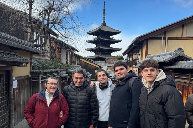Kyoto Early Bird English Tour: Fushimi Inari & Gion(Private opt) - Sannenzaka and Ninenzaka feel like old Kyoto