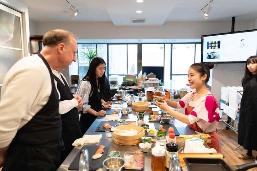 Kyoto: Enjoy Sushi & Market Tour! Best for Family & Couple! - Best for families, couples, and first-time sushi makers