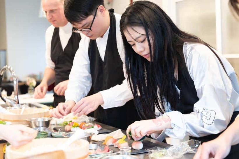 Kyoto: Enjoy Sushi & Market Tour! Best for Family & Couple! - Kyoto sightseeing advice from a local expert