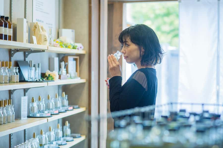 kyoto:Experience creating one-of-a-kind special fragrances - Sampling dozens of scents at your own pace