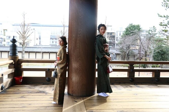 Kyoto:Family-Friendly Kimono & Yukata Experience at WARGO - Picking a kimono or yukata for your day