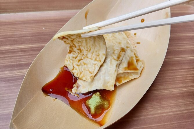 Kyoto Food Tour of 10 Tastings with Wagyu, Mochi & More Surprises - Ninety minutes inside Nishiki Market