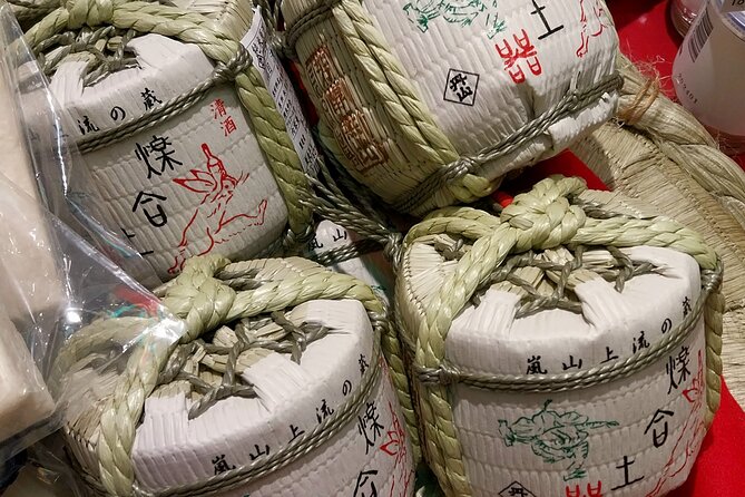 Kyoto Food Tour of 10 Tastings with Wagyu, Mochi & More Surprises - Wagyu sushi and the tour’s signature surprises
