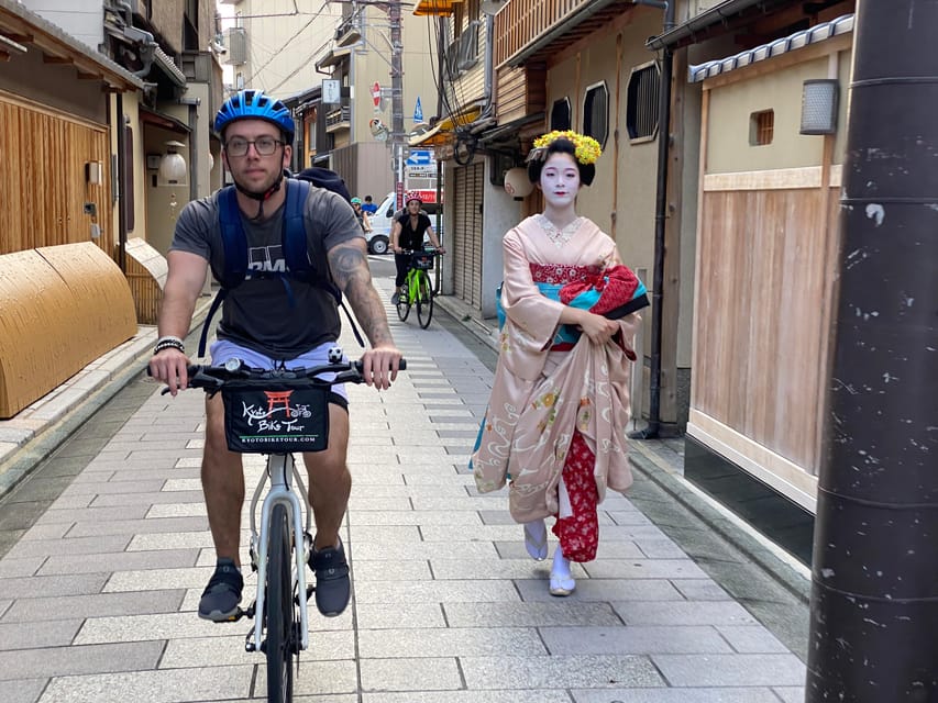 Kyoto: Full-Day City Highlights Bike Tour with Light Lunch - Fushimi Inari: vermilion gates and fox statues