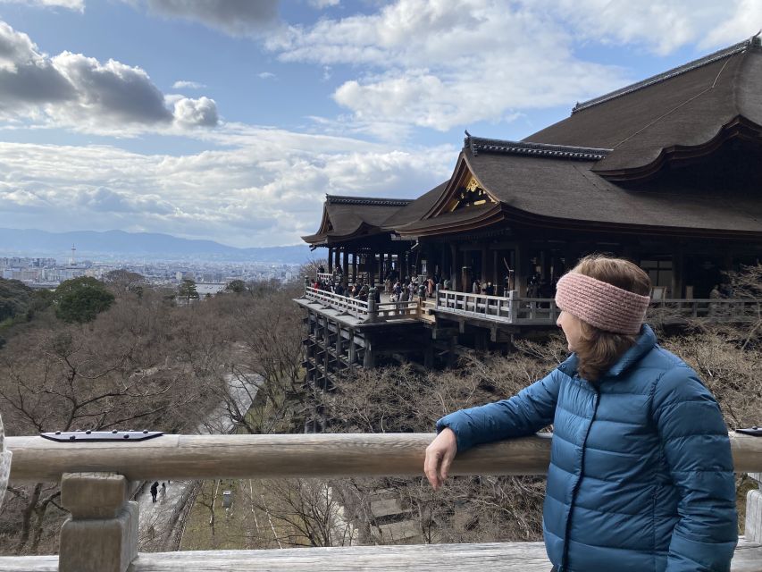 Kyoto: Full-Day City Highlights Bike Tour with Light Lunch - Gion: wooden streets, shops, and Kyoto’s traditional image