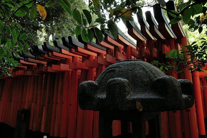 Kyoto Fushimi-Inari Night Walking Tour - The main shrine and its evening glow