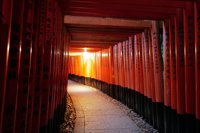 Kyoto Fushimi-Inari Night Walking Tour - Heat, crowds, and the sunset schedule