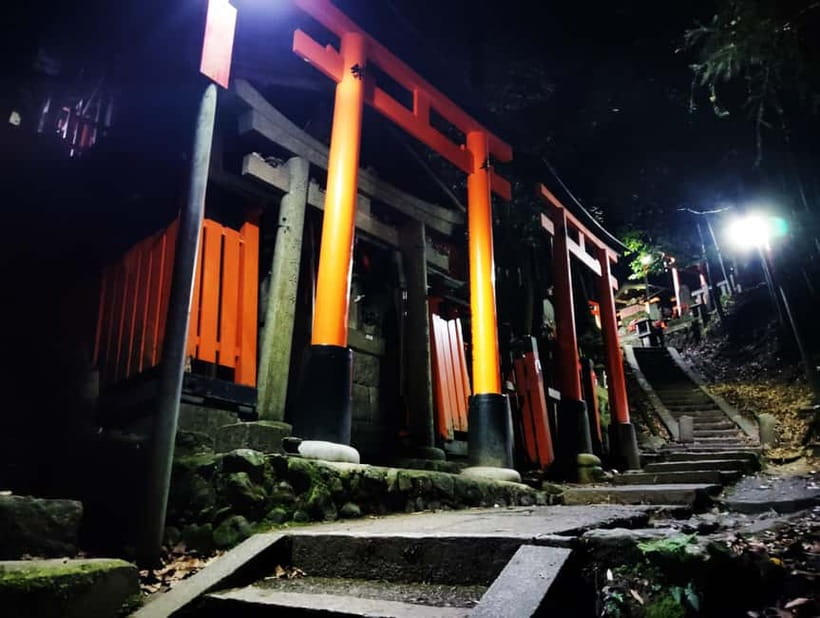 Kyoto: Fushimi Inari Taisha Night Tour with Guide - What to Bring for a Safer Night Visit
