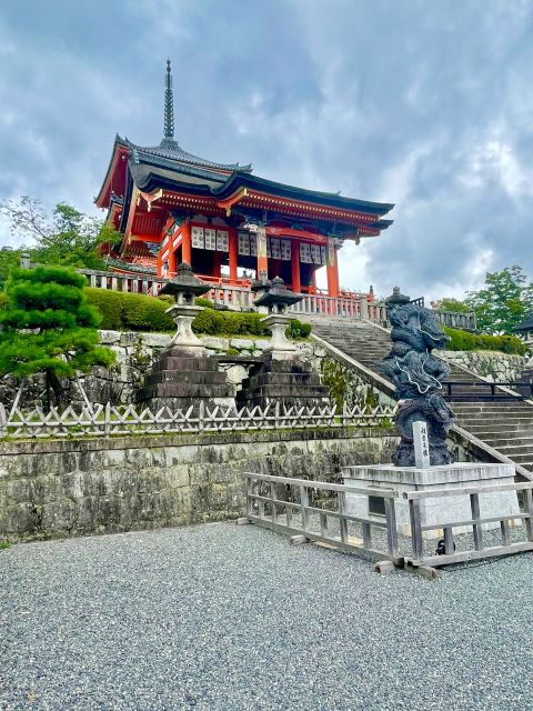 Kyoto: Fushimi Inari-taisha y Kiyomizu-dera (Spanish Guide) - Otani Cemetery and the walk toward Kiyomizudera