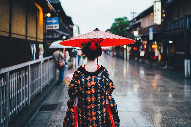 Kyoto Geisha District Walking Tour in Gion - Tatsumi Daimyojin and Tatsumi Bridge slow the pace