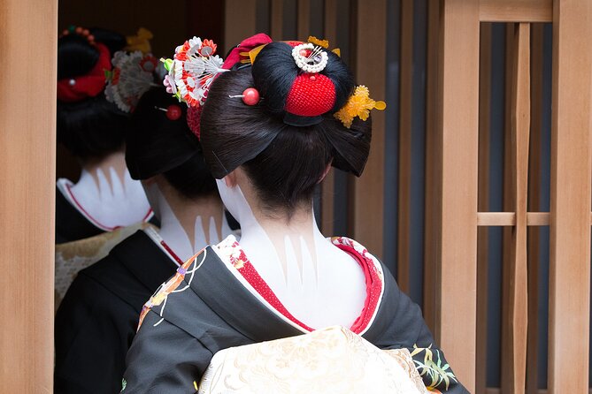 Kyoto Geisha District Walking Tour in Gion - The guide makes or breaks the experience
