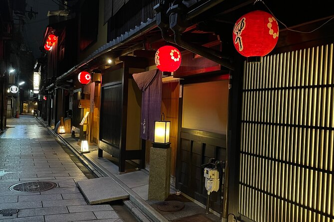 Kyoto Geisha District Walking Tour in Gion - Gion’s lanes reveal more after sunset