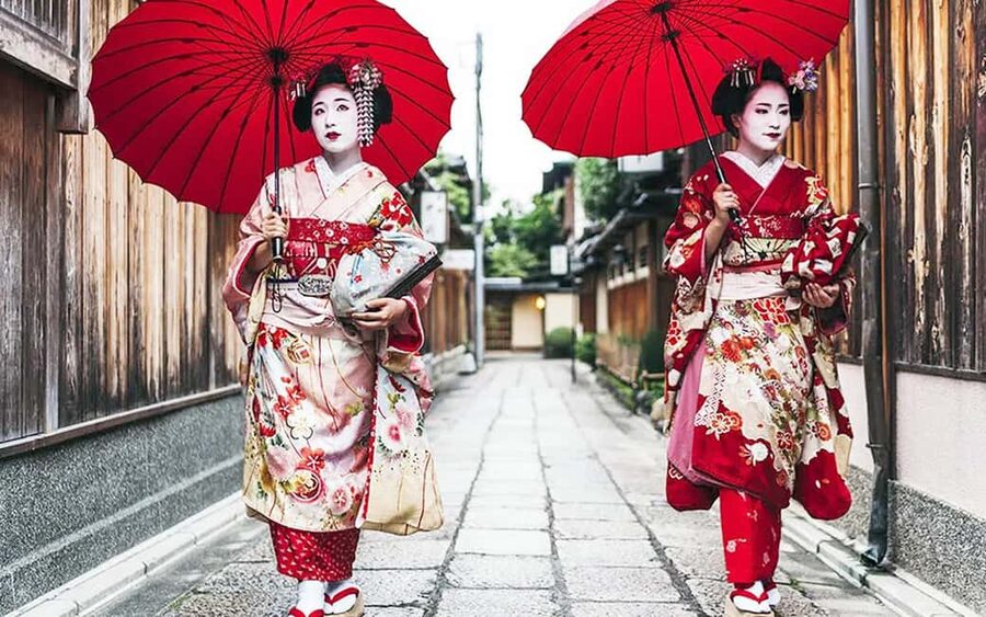 Kyoto Gion: 2-Hour Geisha Culture & Photogenic Walking Tour - Starting beside Gion Shirakawa