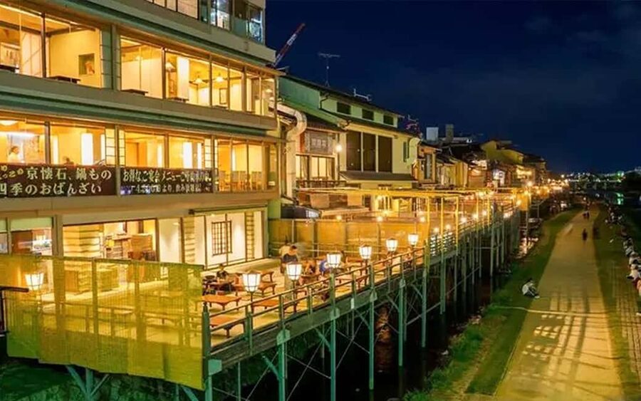 Kyoto Gion: 2-Hour Geisha Culture & Photogenic Walking Tour - What geisha culture means beyond a sighting