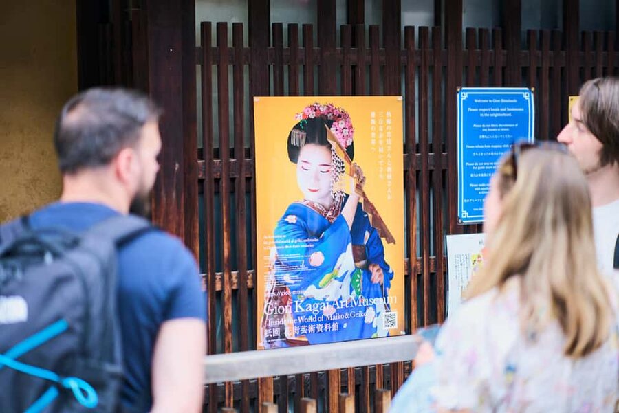 Kyoto Gion: 2-Hour Geisha Culture & Photogenic Walking Tour - What $27 buys you