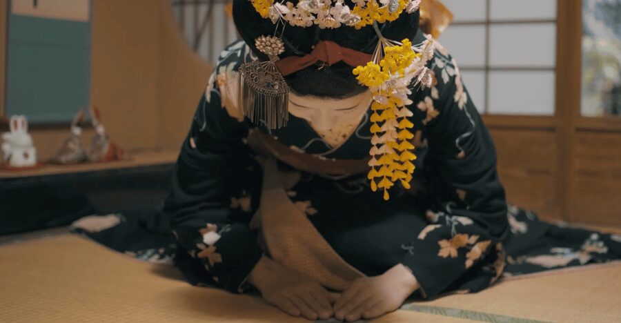 Kyoto: Gion Cultural Walk with Geisha Show - Why the small group changes the experience