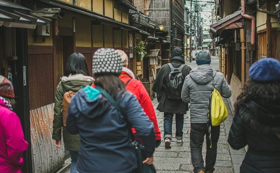 Kyoto: Gion Cultural Walk with Geisha Show - Meeting at the Izumo-no-Okuni statue