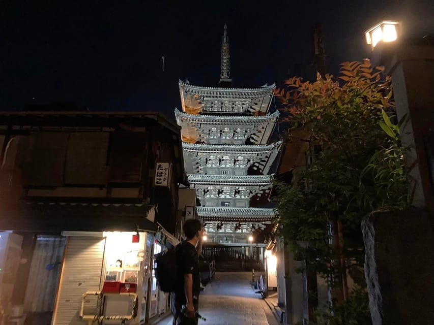 Kyoto: Gion Evening Walk with Hidden Gems, Geisha & Sake - What the sake adds to the walk