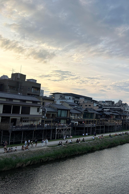 Kyoto: Gion & Geisha district evening tour - Miyagawacho, a quieter geisha district