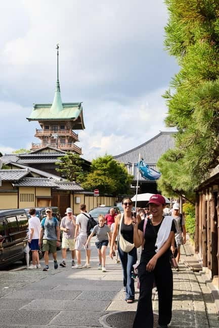 Kyoto: Gion Geisha District Walking Tour and Hidden Gems - Chion-in brings the religious side of Kyoto forward
