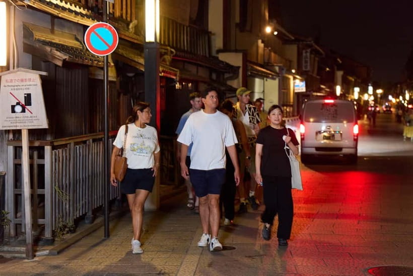 Kyoto: Gion Geisha District Walking Tour - Stories of Geisha - Gion Corner and Hanamikoji Street
