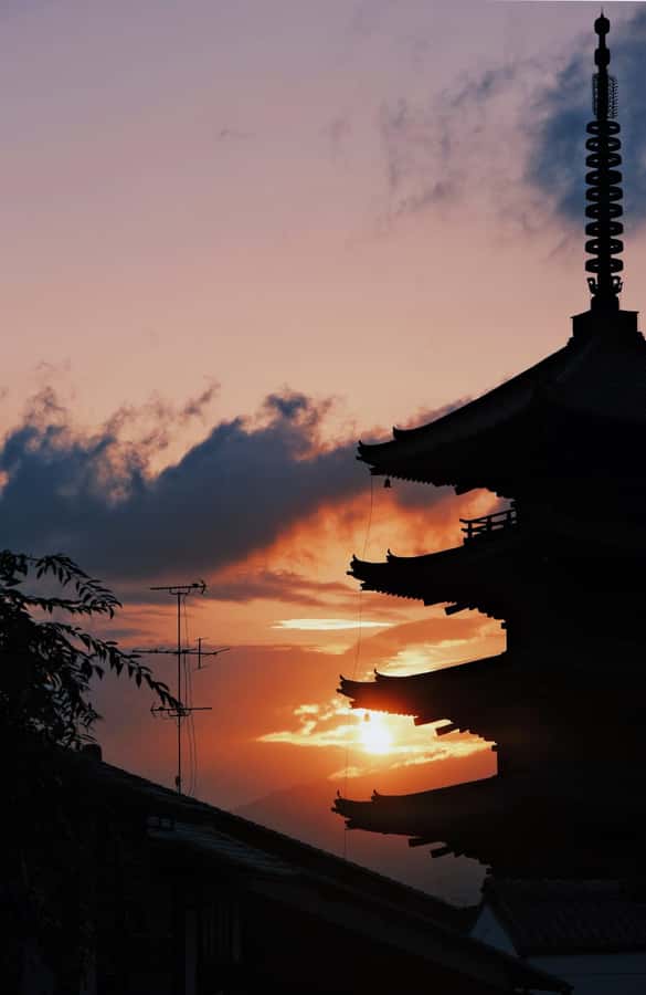 Kyoto: Gion Geisha District with Souvenir and Snack - Key points to know before booking