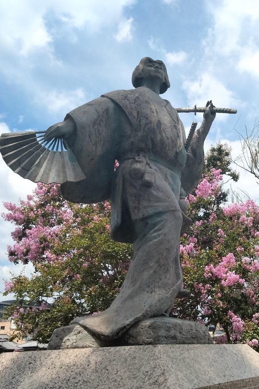 Kyoto: Gion Highlights & Hidden Treasures Guided Tour - Kodaiji’s gardens and architecture