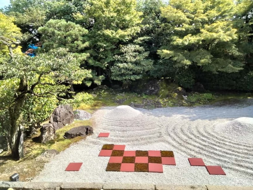 Kyoto: Gion Highlights & Hidden Treasures Guided Tour - Meeting at the Izumo no Okuni statue