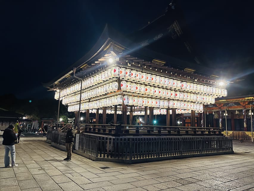 Kyoto: Gion Magical Night Walking Tour with Geisha Insights - Quiet lanes and the final thousand-year-old shrine