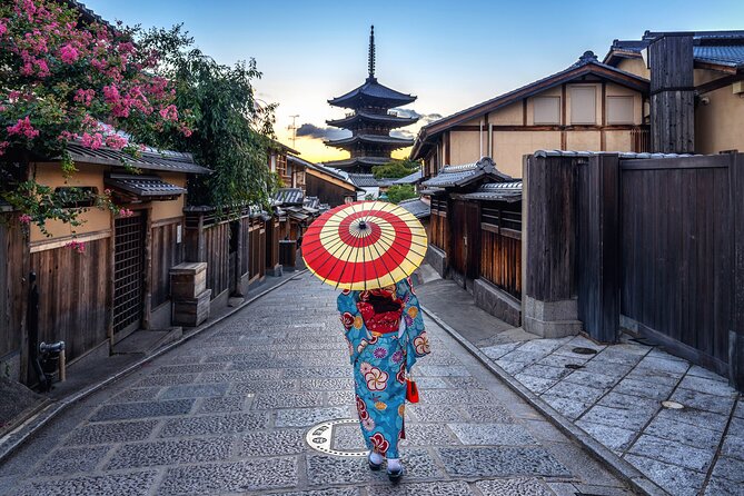 Kyoto Gion Morning Walk: Zen, Temples, Geisha District & Secrets - Starting beside the Kamo River at 10 a.m.