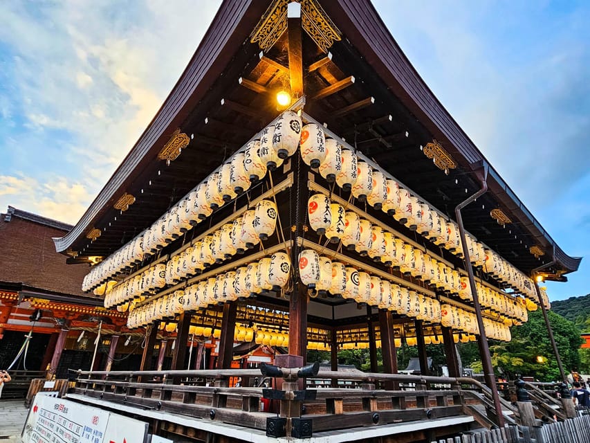 Kyoto: Gion Night or Morning Walking Tour with Local Snacks - The snack break adds welcome breathing room