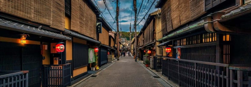 Kyoto: Gion Night Tour Stories of Geisha and Maiko - Key points at a glance