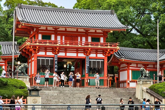 Kyoto Gion Night Walk & Geisha District Guided Tour - Hanamikoji Street and the rules of respectful sightseeing