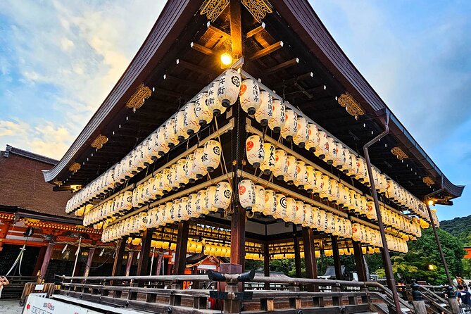 Kyoto Gion Night Walk & Geisha District Guided Tour - Yasaka Shrine, the final major stop