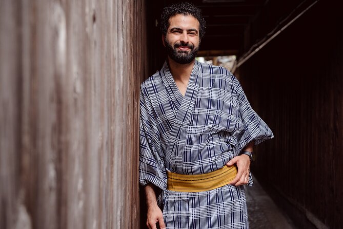 Kyoto Gion Photoshoot - Private Session | Pro Photographer - Starting at Yasaka Shrine