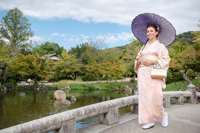 Kyoto Gion Photoshoot - Private Session | Pro Photographer - Walking into Gion’s traditional lanes
