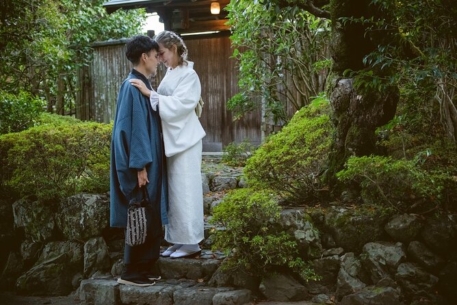 Kyoto Gion Photoshoot - Private Session | Pro Photographer - The value of $163.30 per person