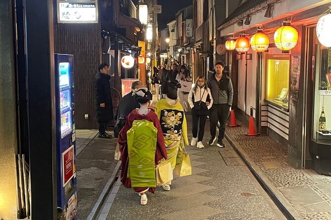 Kyoto Gion Walking Tour for First Time Visitors - Ninenzaka and the pleasure of walking slowly
