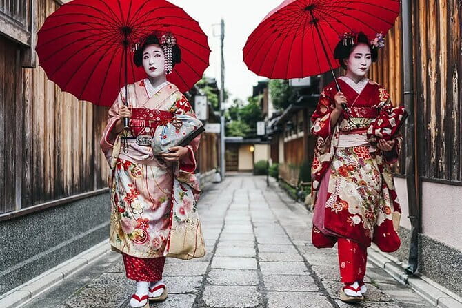 Kyoto Gion Walking Tour for First Time Visitors - Ending at Yasaka Shrine
