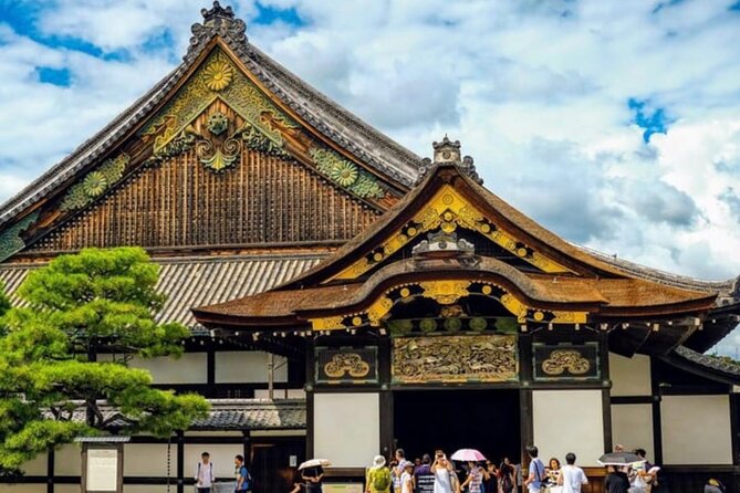 Kyoto: Golden Pavilion, Nijo Castle, Nishiki Market. Private - Who will get the most from this tour