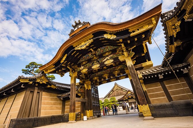 Kyoto: Golden Pavilion, Nijo Castle, Nishiki Market. Private - Nijo Castle and the power of the shogun