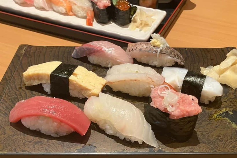 Kyoto: Guided Local Food Tour with 13 dishes - First stop: charcoal yakitori in an izakaya